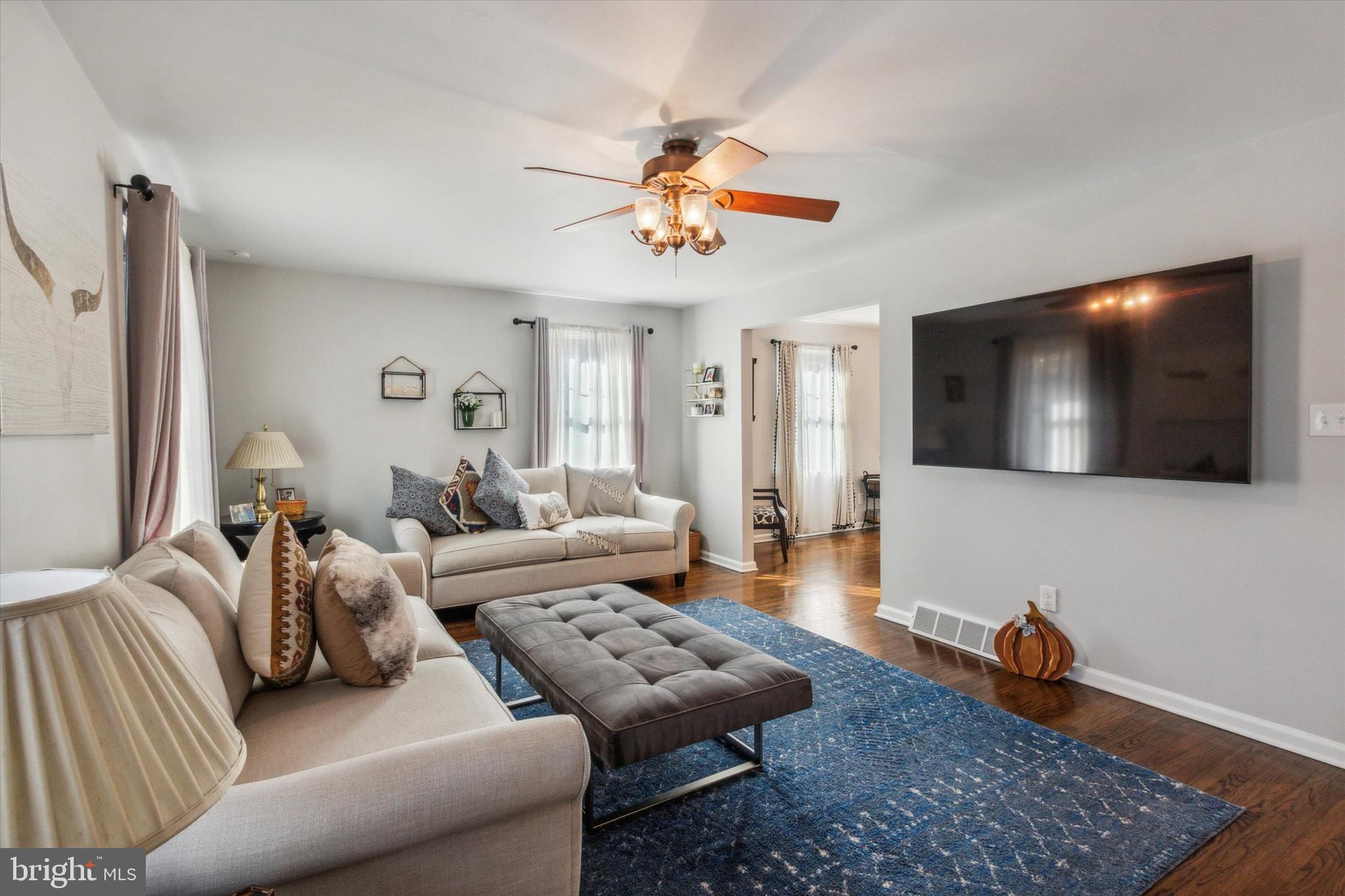 318 Hemlock Ln