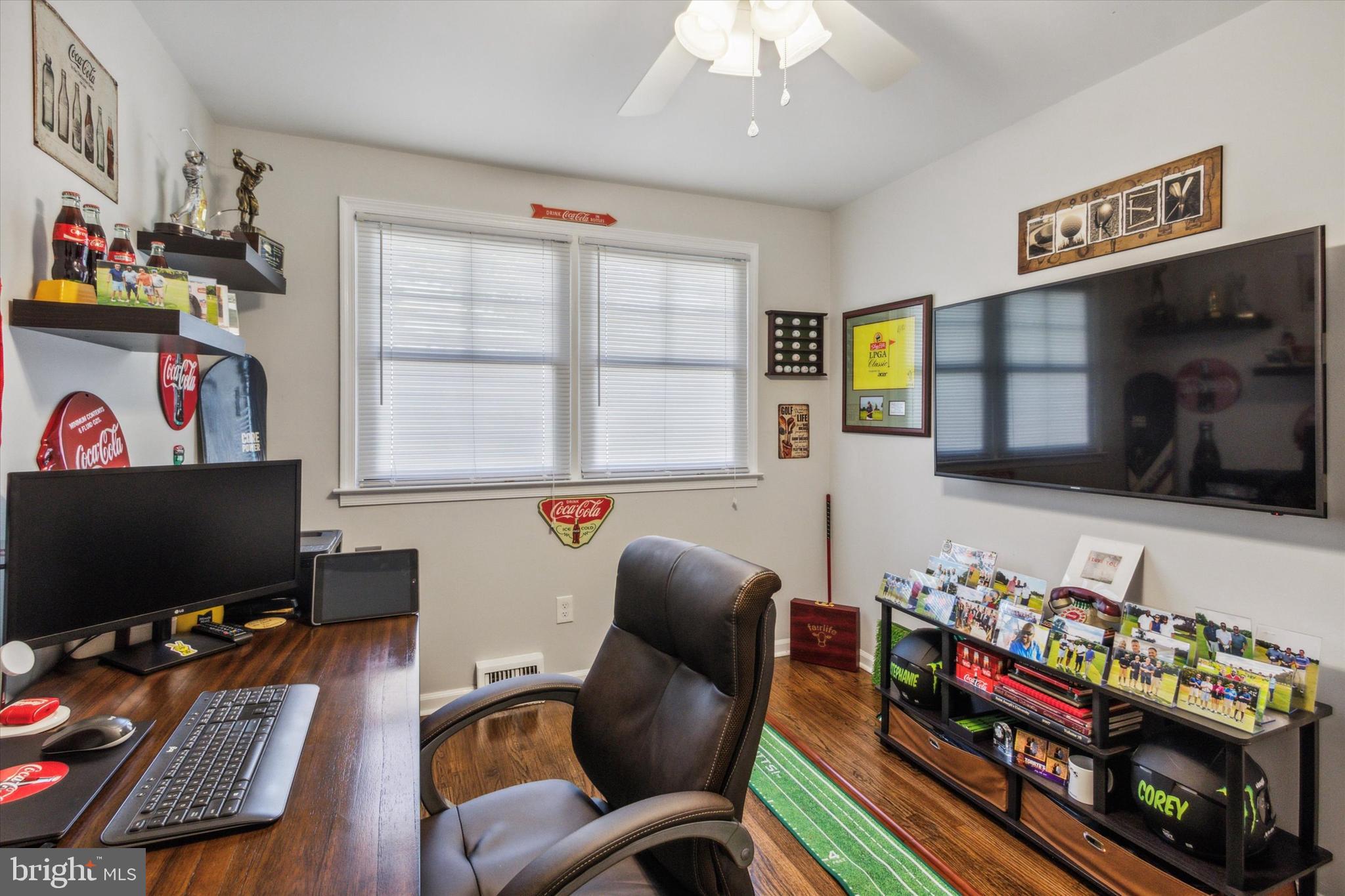 318 Hemlock Ln