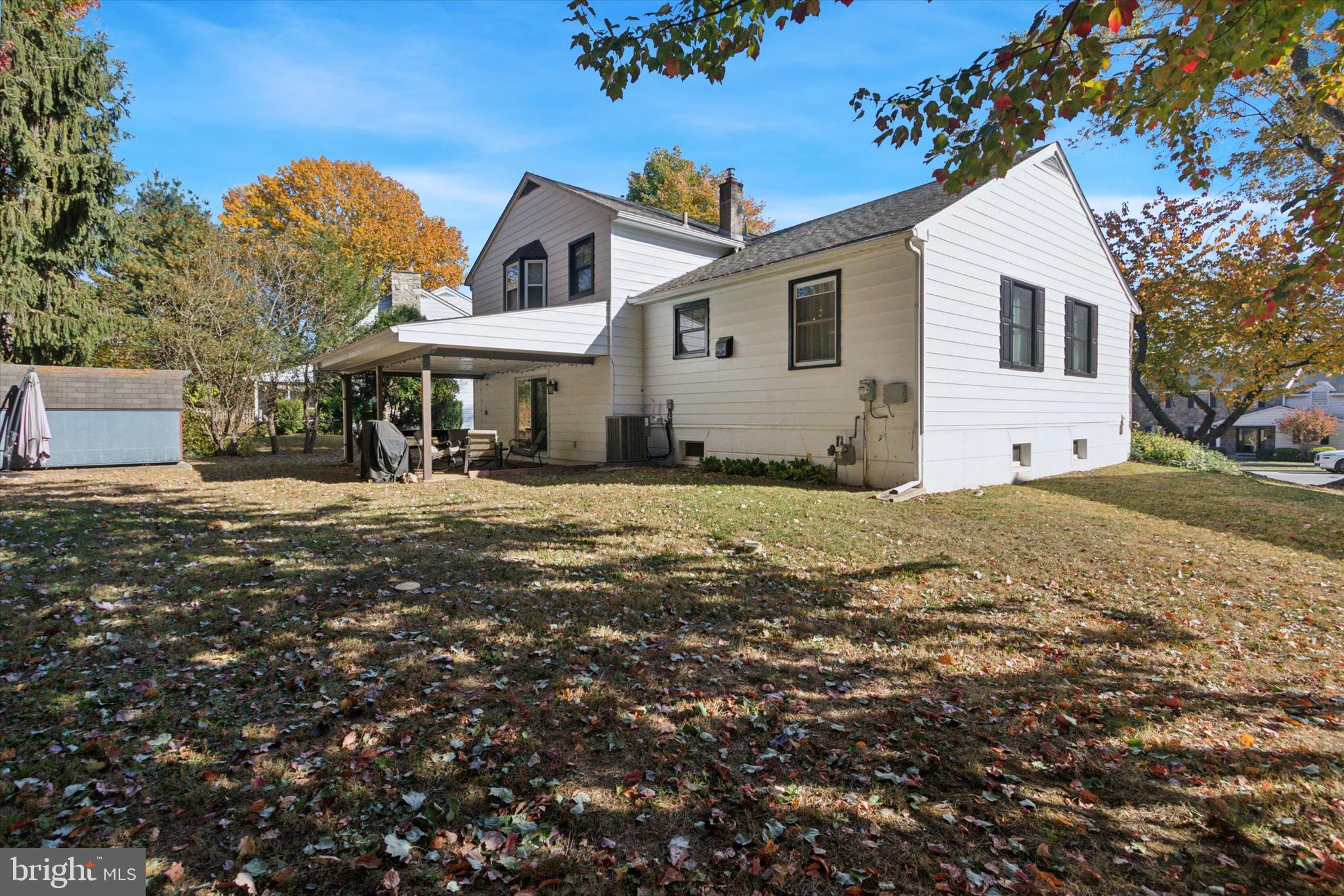 318 Hemlock Ln