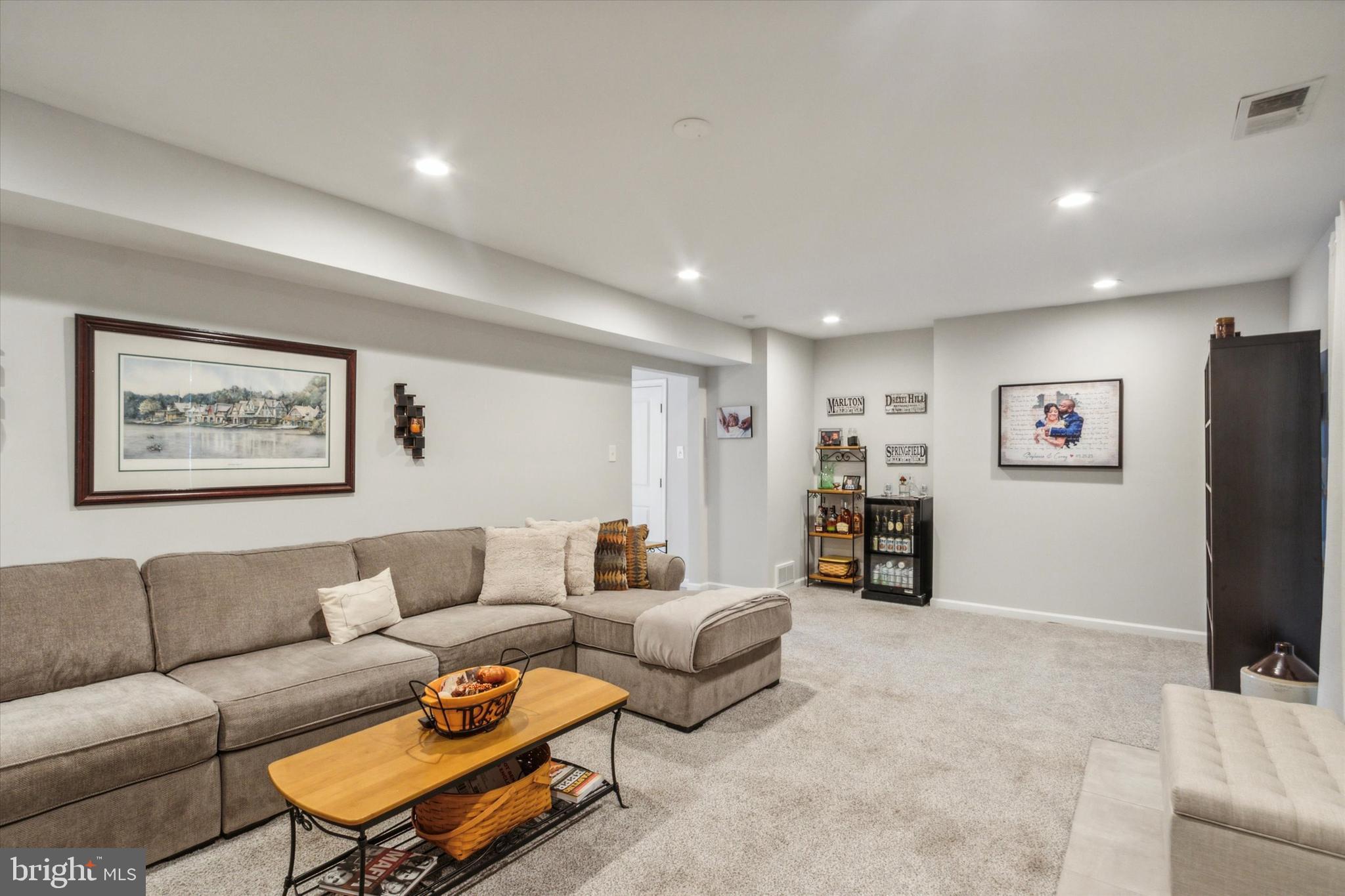 318 Hemlock Ln
