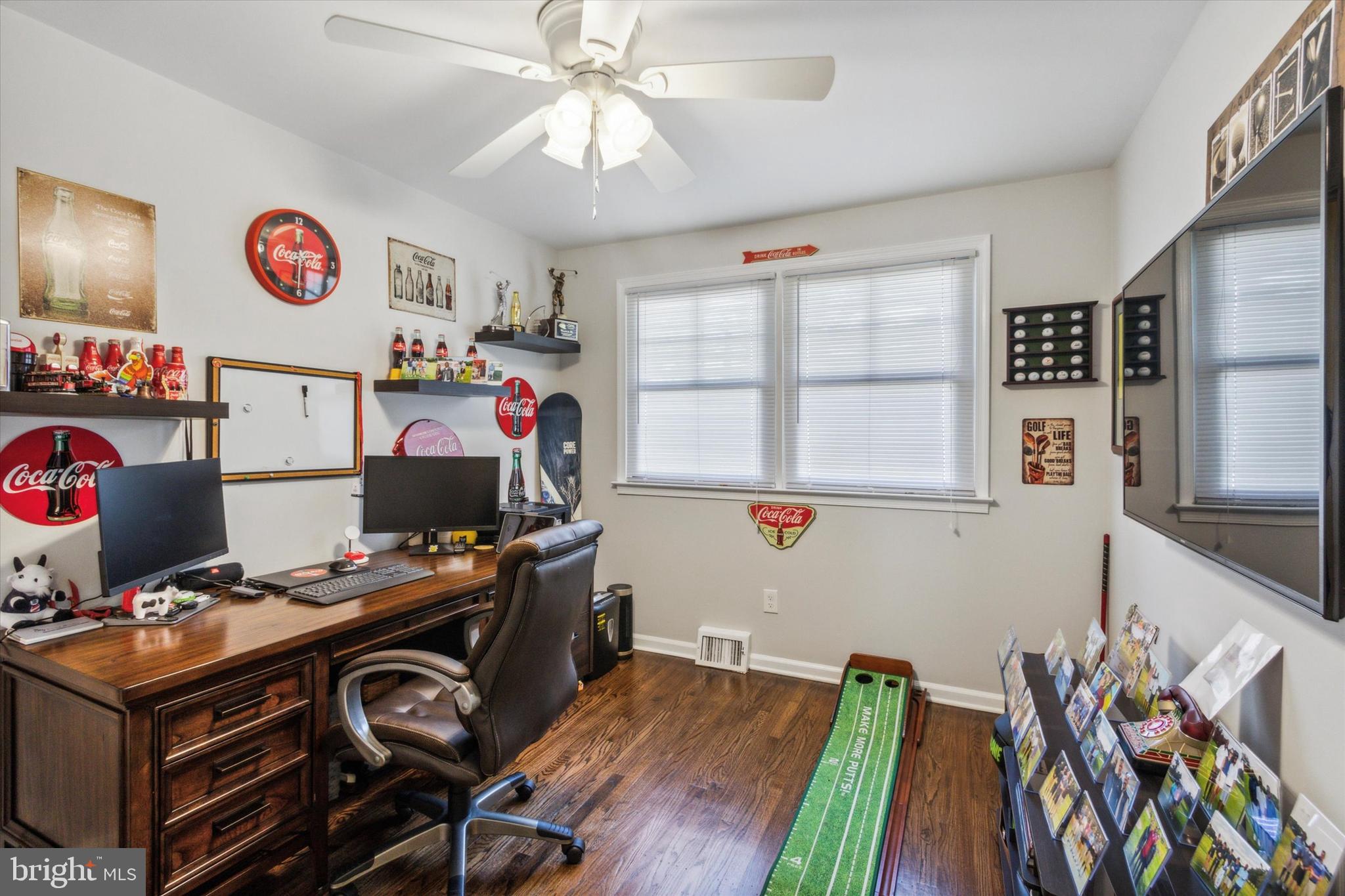 318 Hemlock Ln