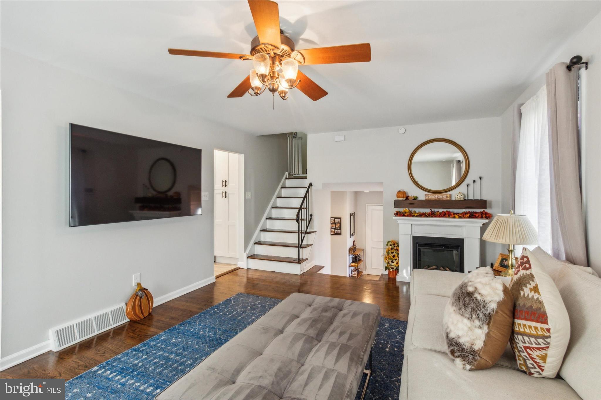 318 Hemlock Ln