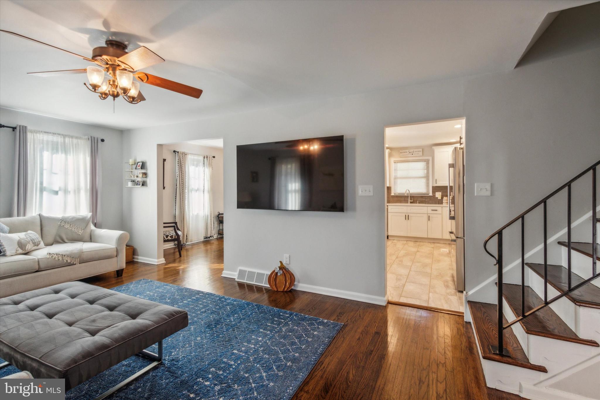 318 Hemlock Ln