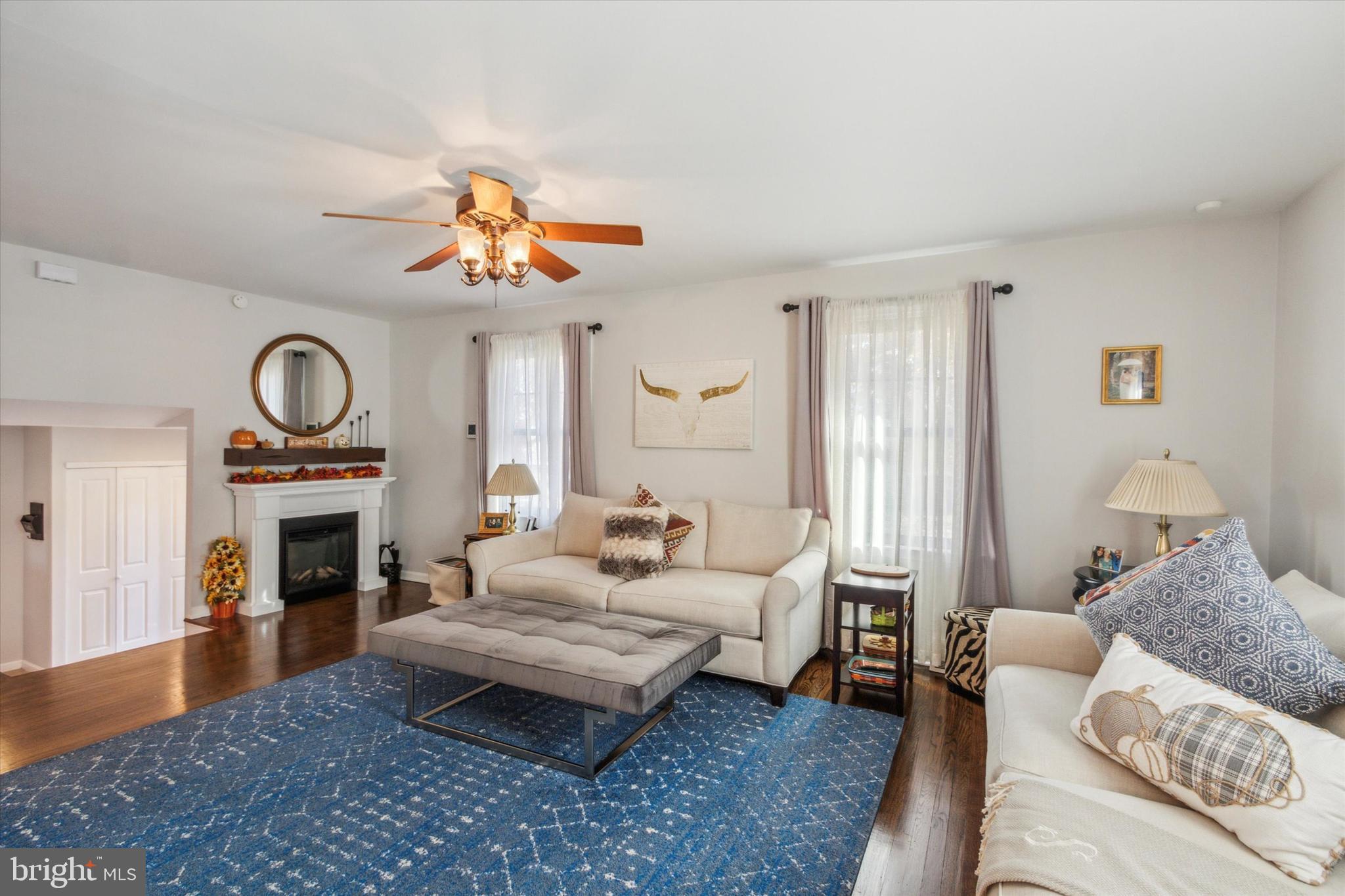 318 Hemlock Ln