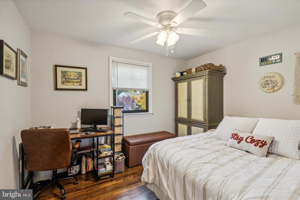 318 Hemlock Ln