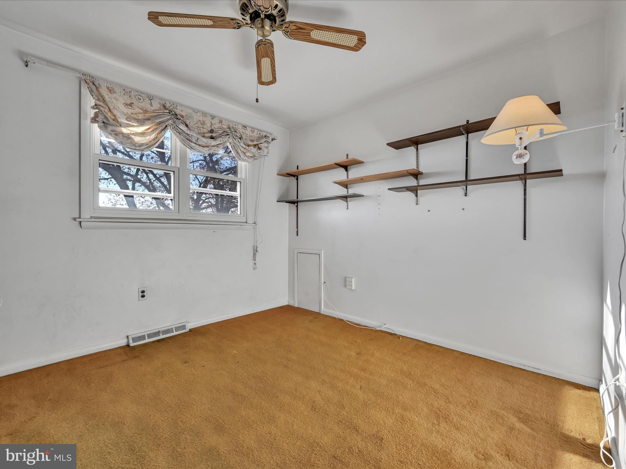 924 Woodside Ave