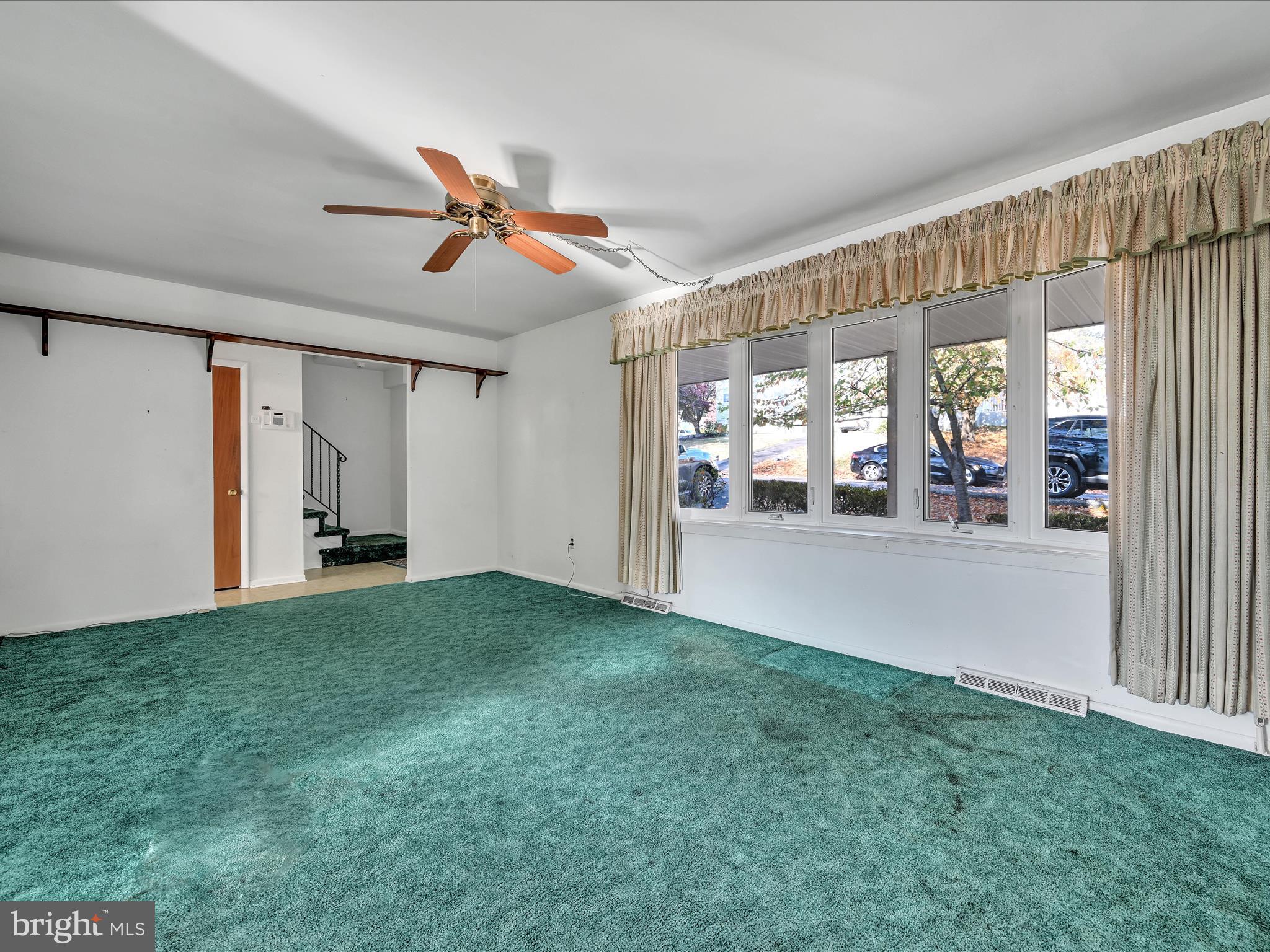 924 Woodside Ave
