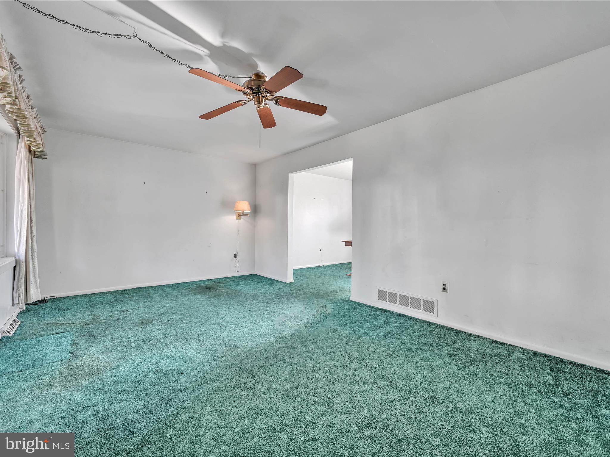 924 Woodside Ave