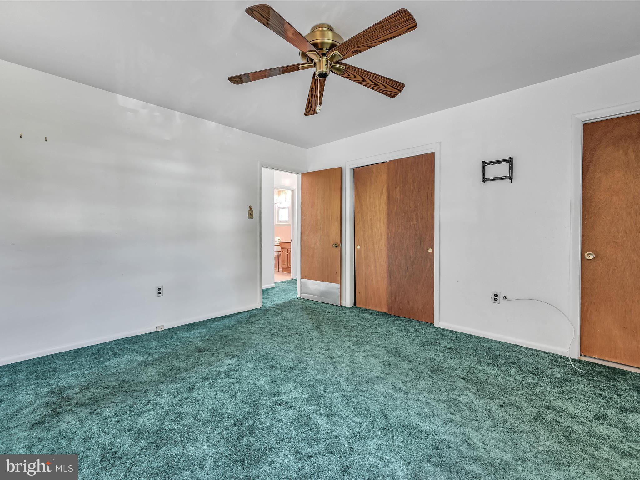 924 Woodside Ave
