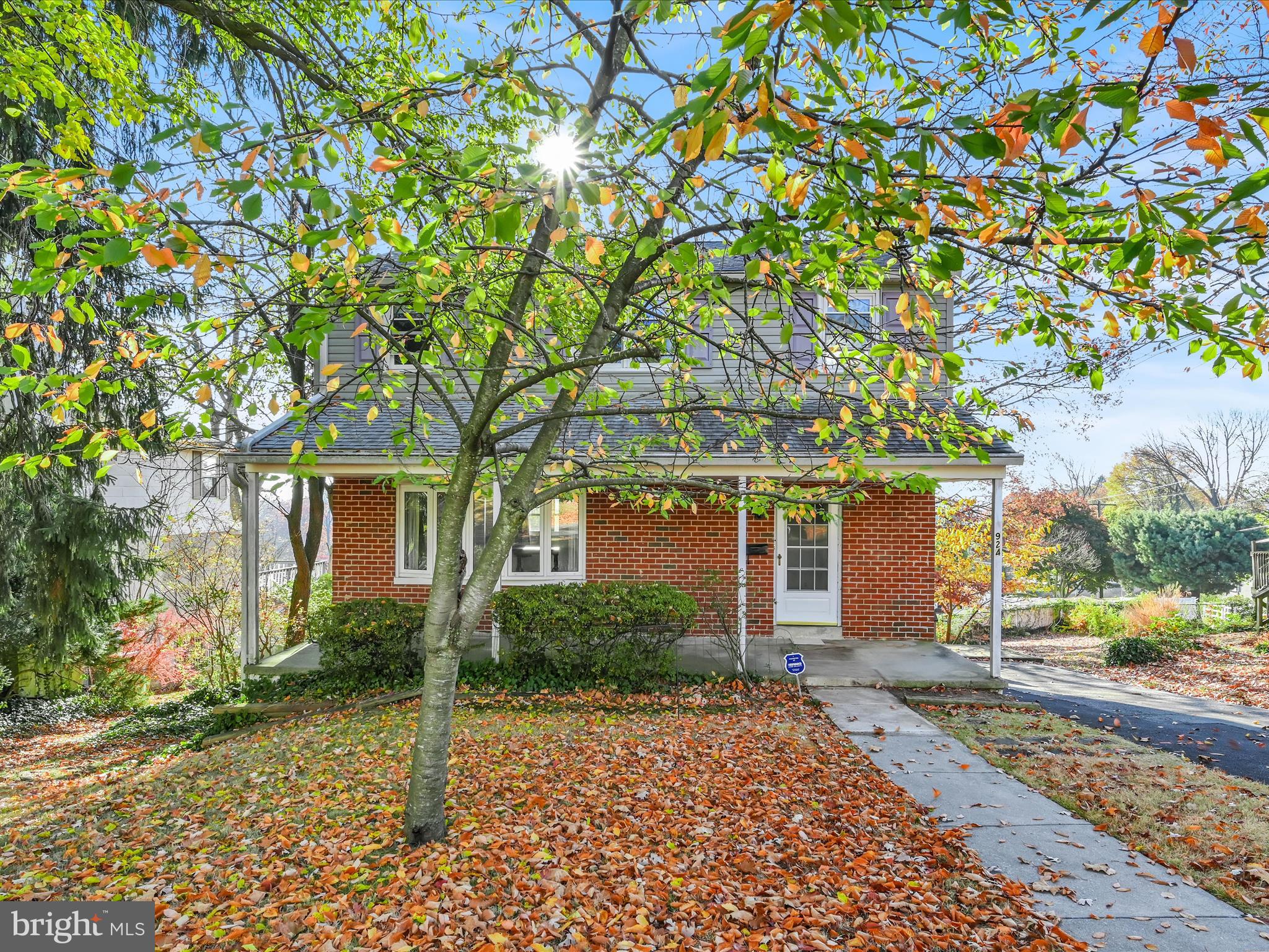924 Woodside Ave