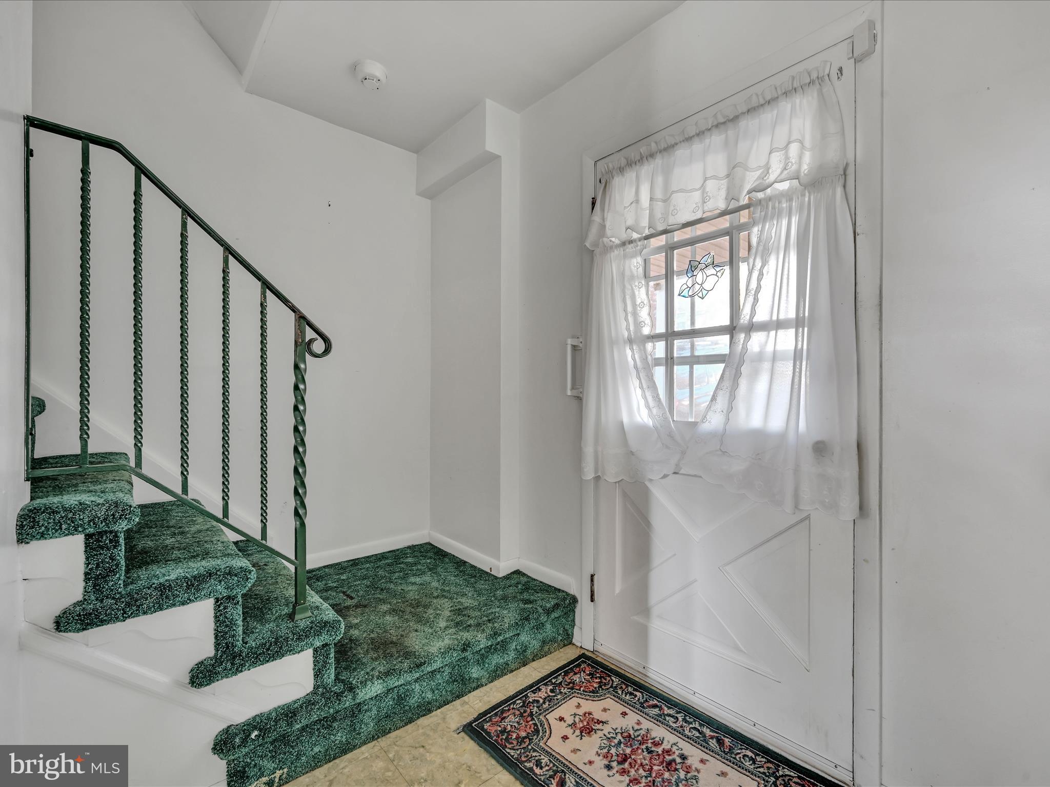 924 Woodside Ave