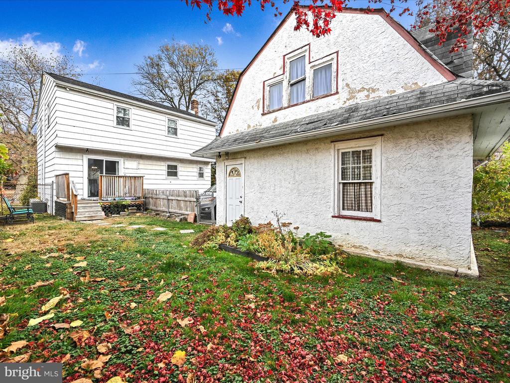 106 E Winona Ave