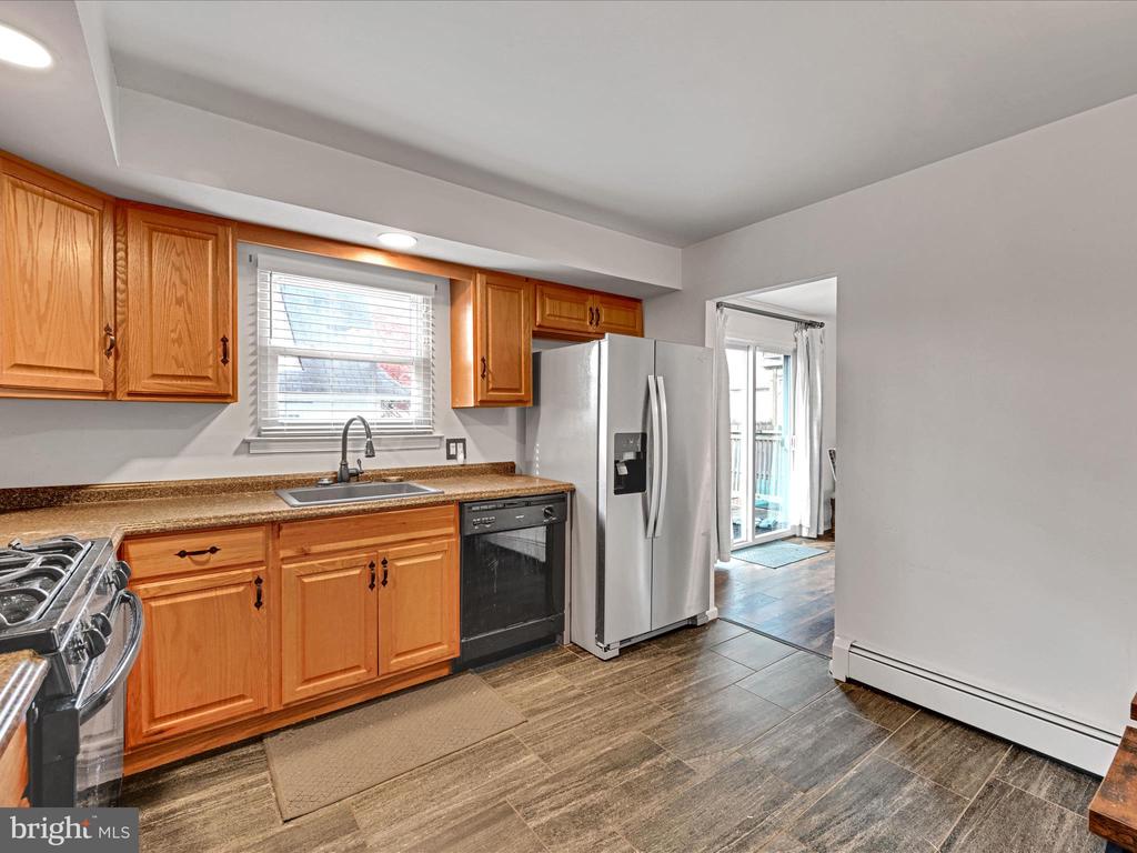 106 E Winona Ave