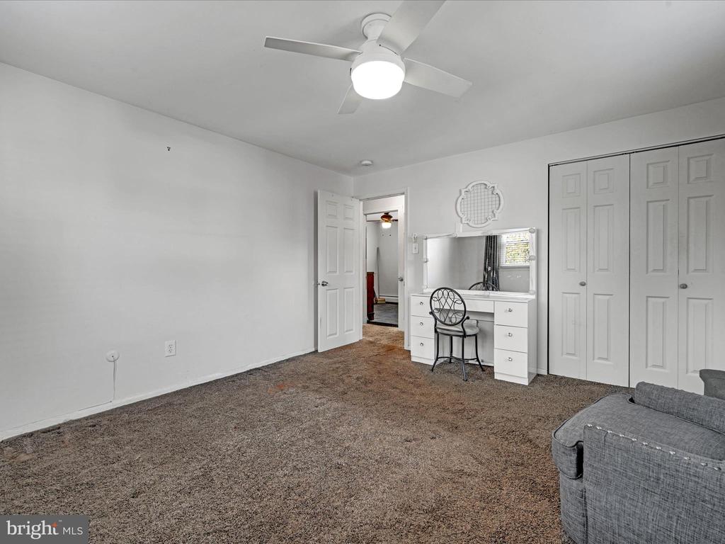 106 E Winona Ave