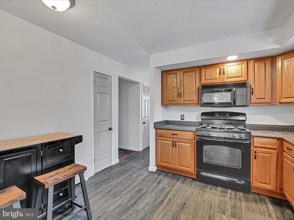 106 E Winona Ave