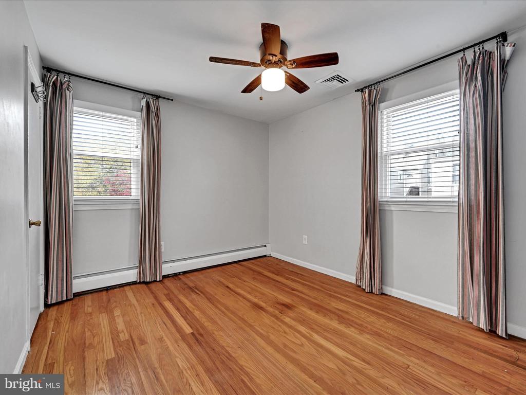 106 E Winona Ave