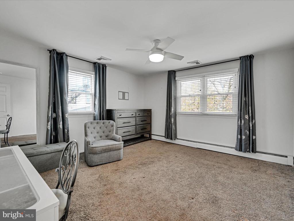 106 E Winona Ave