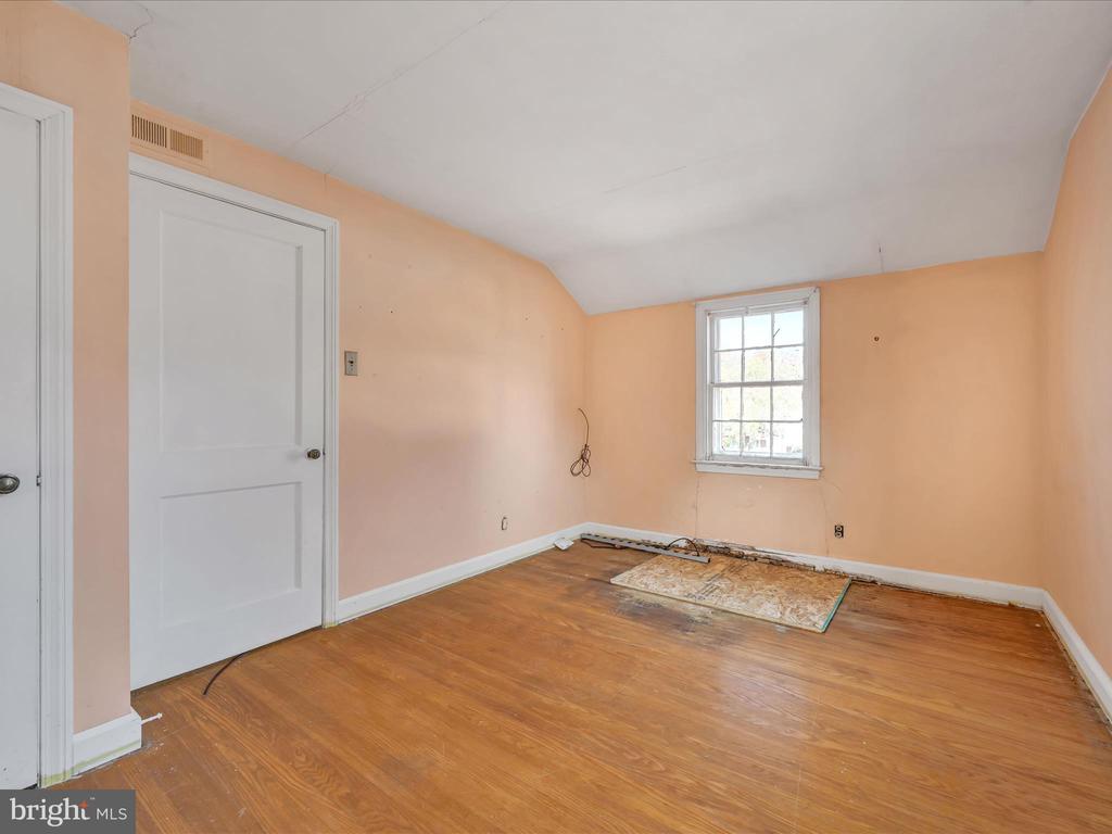 513 Ridley Cir