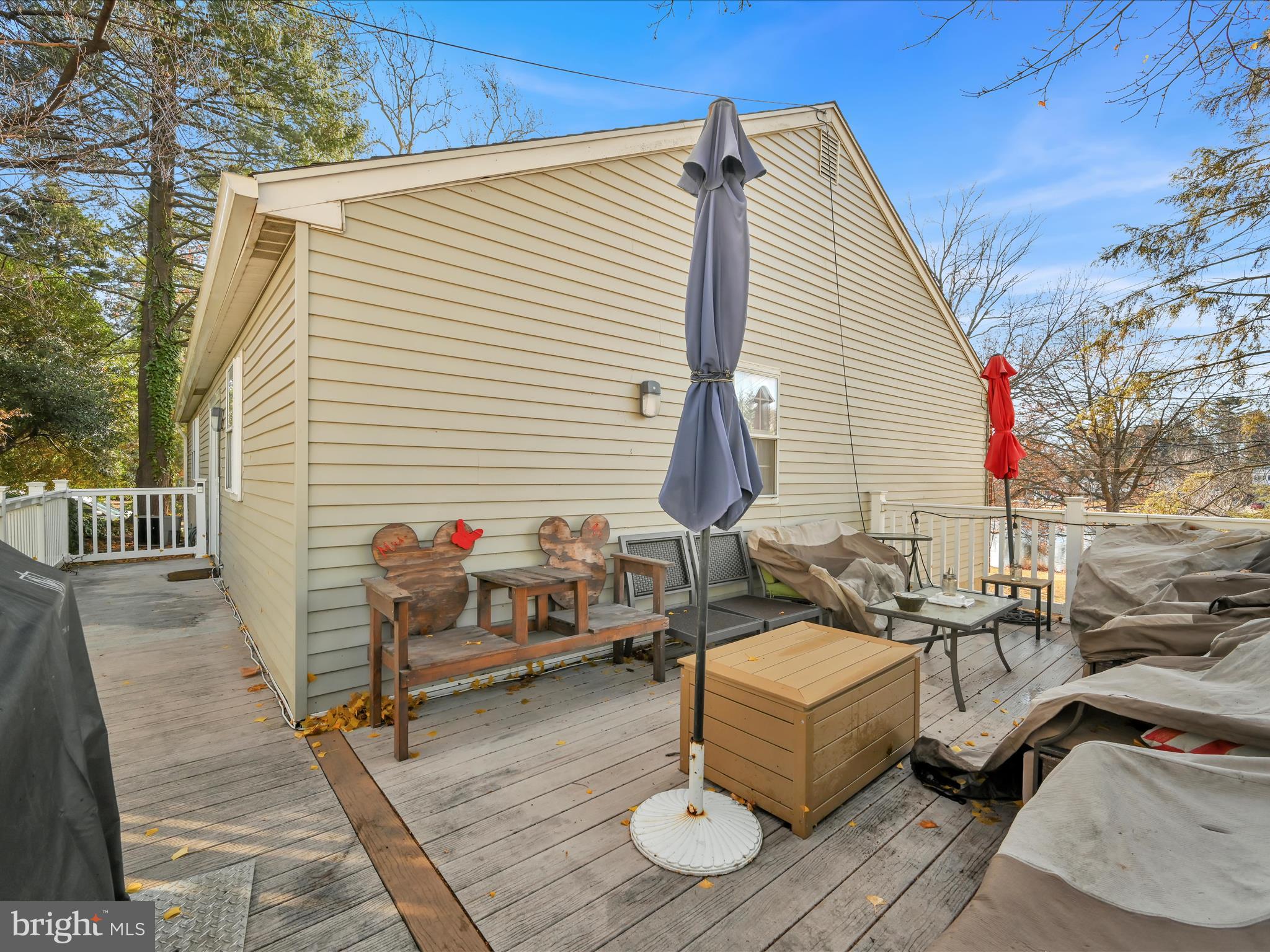 123 W Ridley Ave