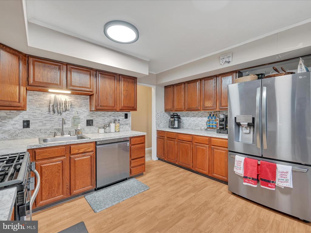 123 W Ridley Ave