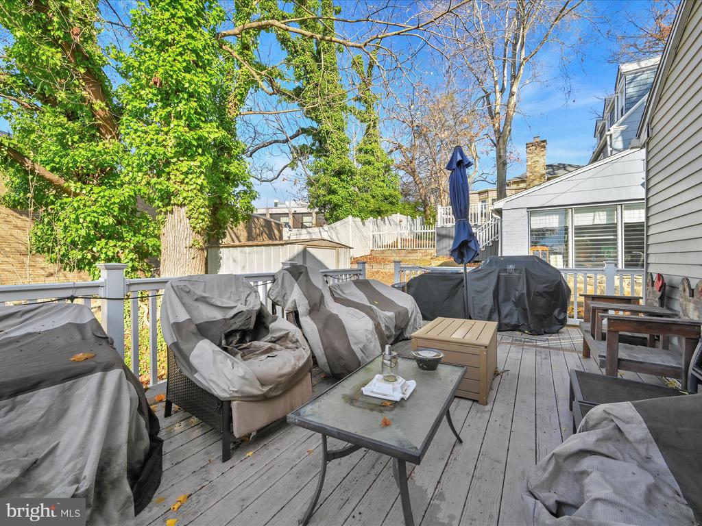 123 W Ridley Ave