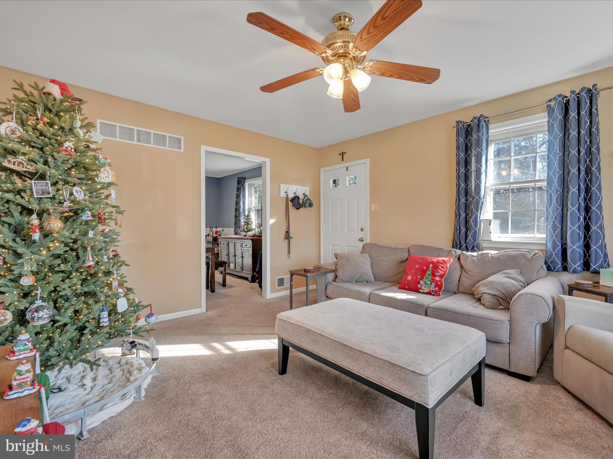 123 W Ridley Ave