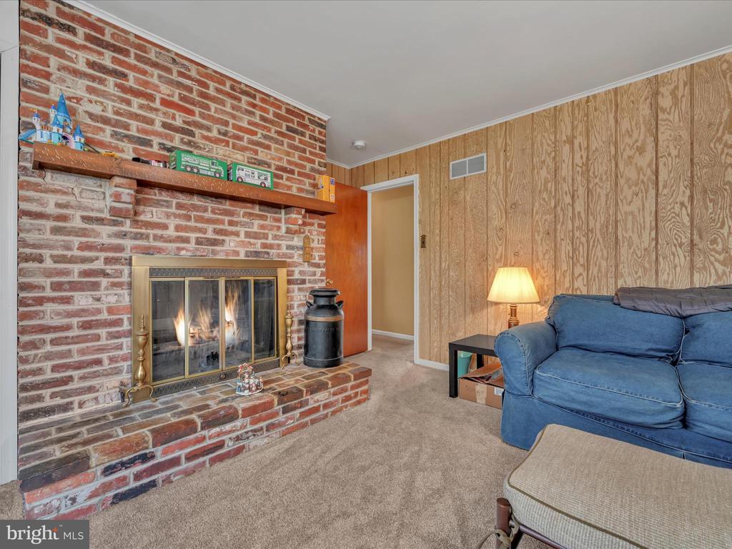 123 W Ridley Ave