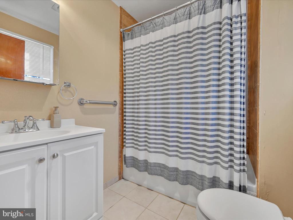 123 W Ridley Ave
