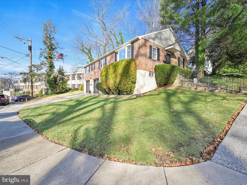 123 W Ridley Ave