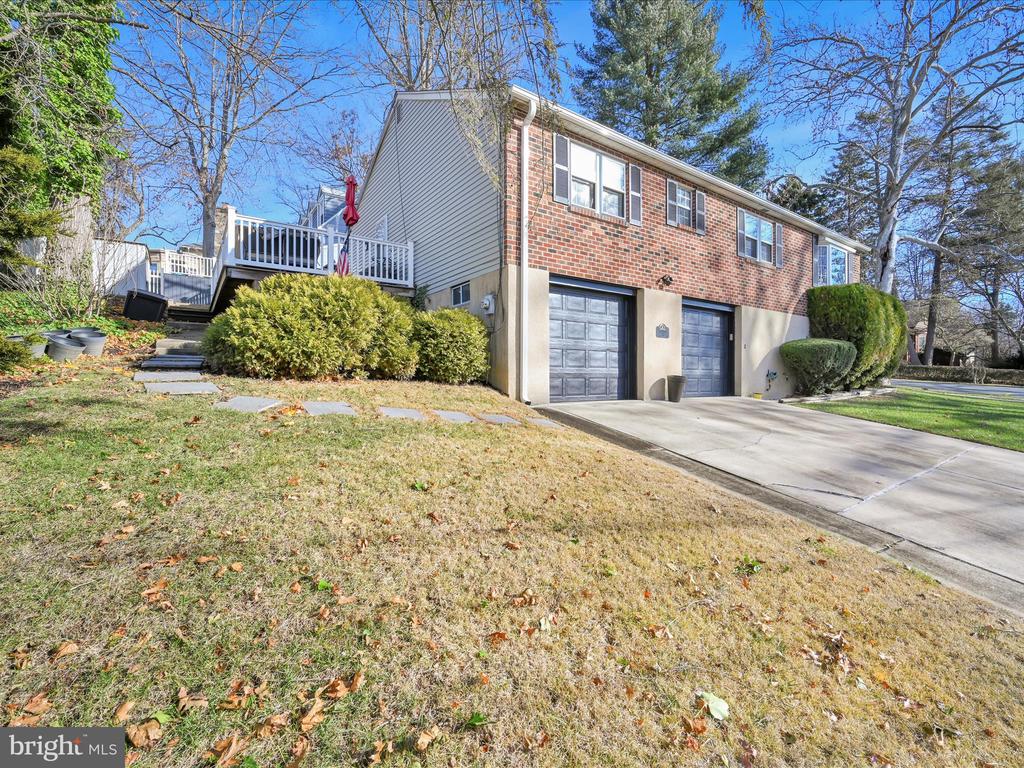 123 W Ridley Ave