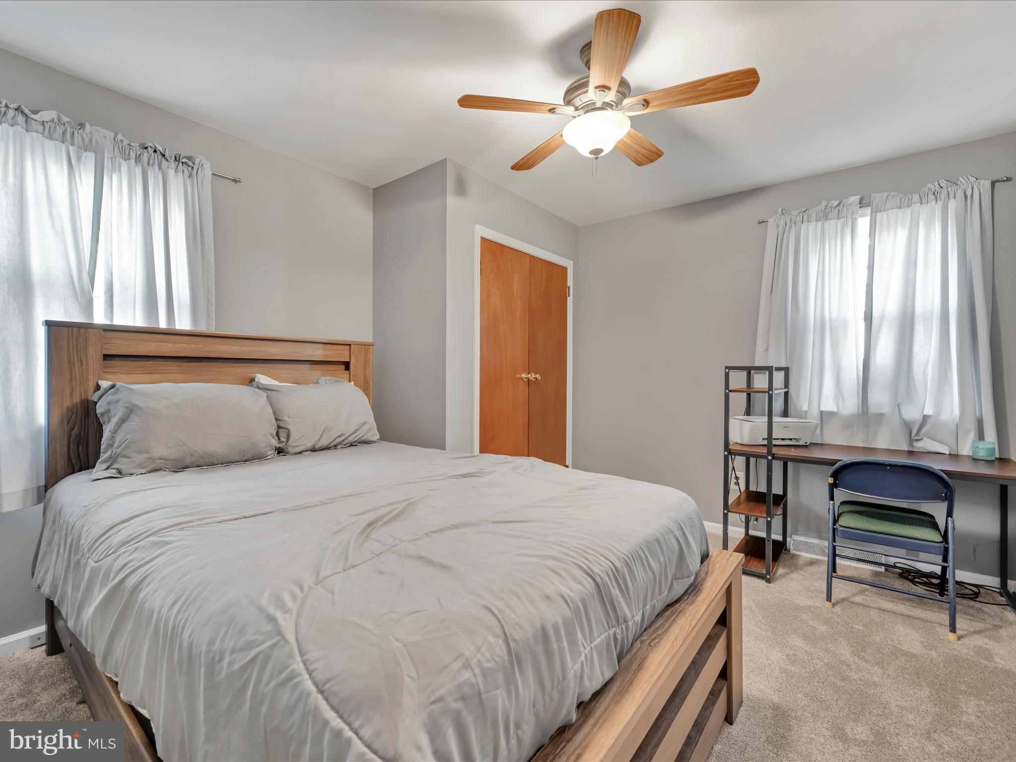 123 W Ridley Ave