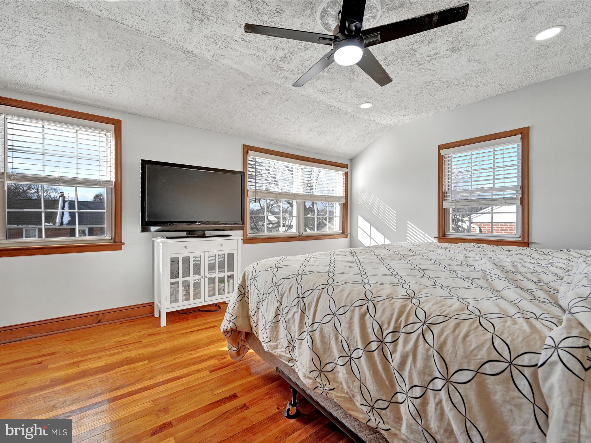 1019 Bryan St