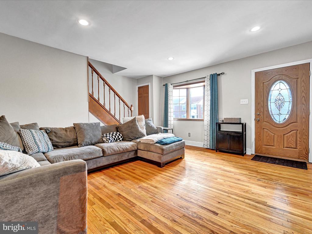 1019 Bryan St