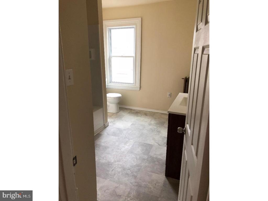 134 E SYLVAN AVE #B