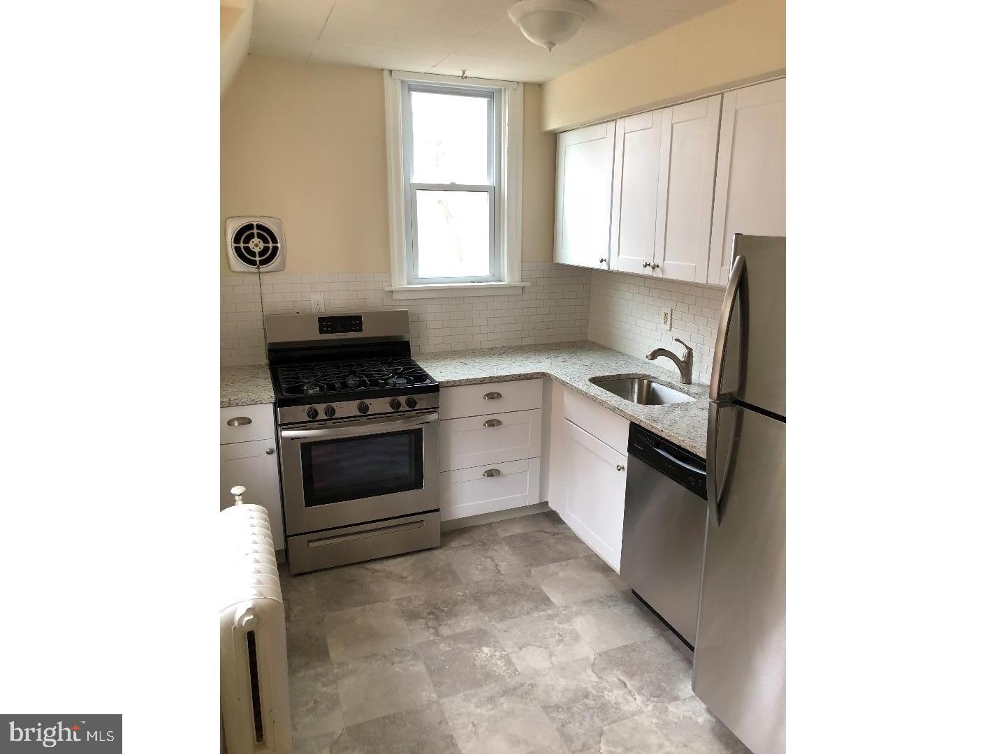 134 E SYLVAN AVE #B
