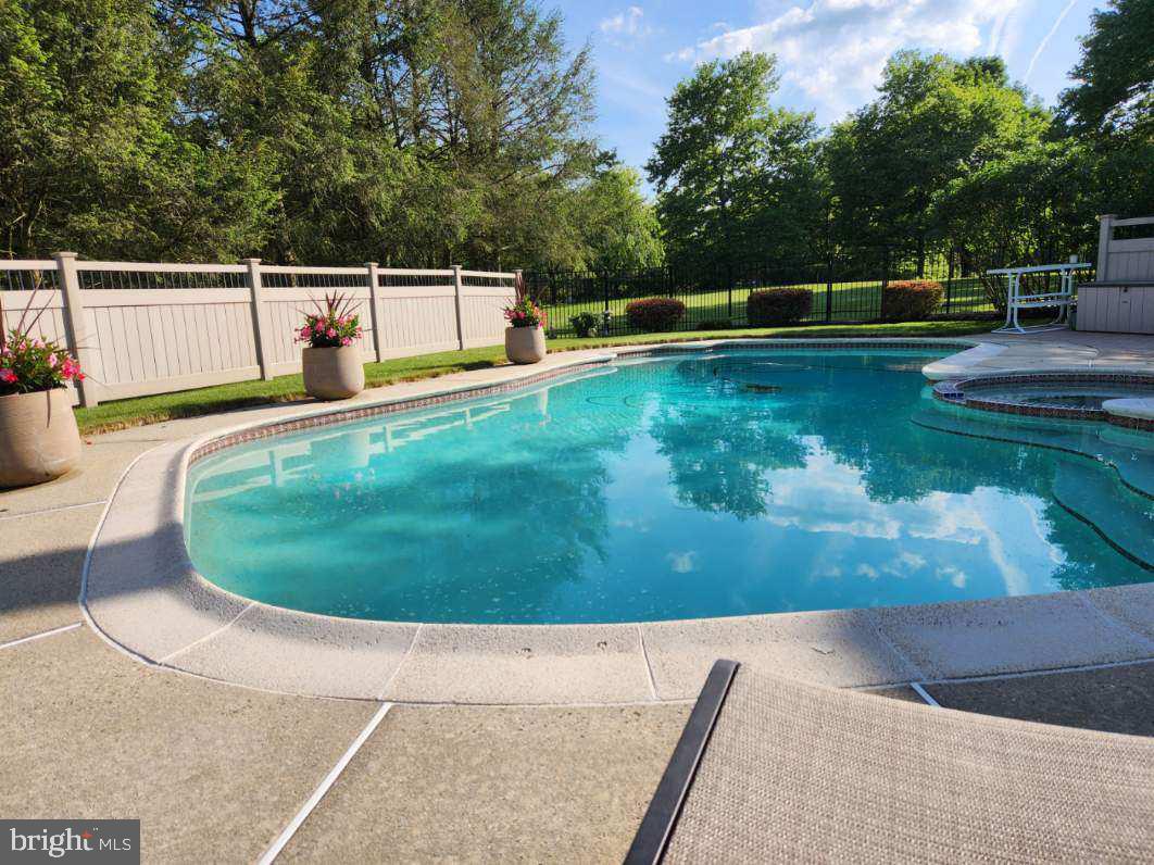 131 Sunset View Dr