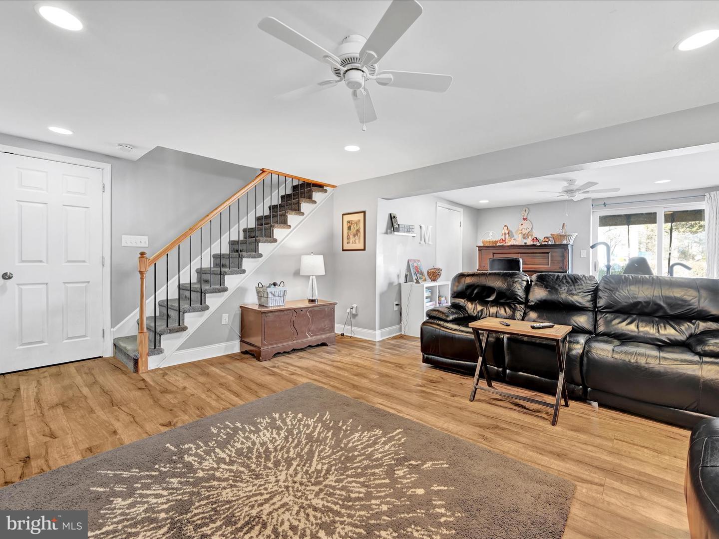 128 2nd Ave