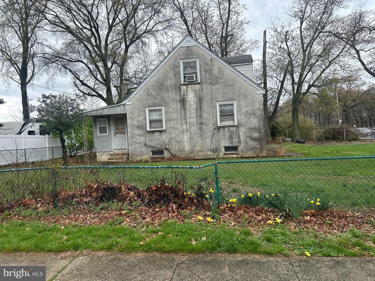 95 1st Ave