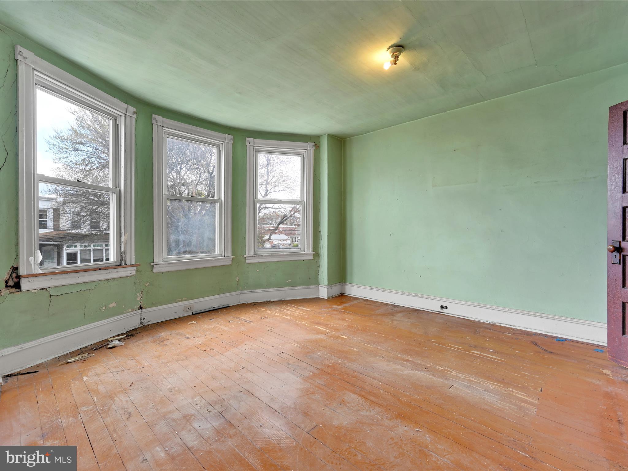 211 Cedar Ave