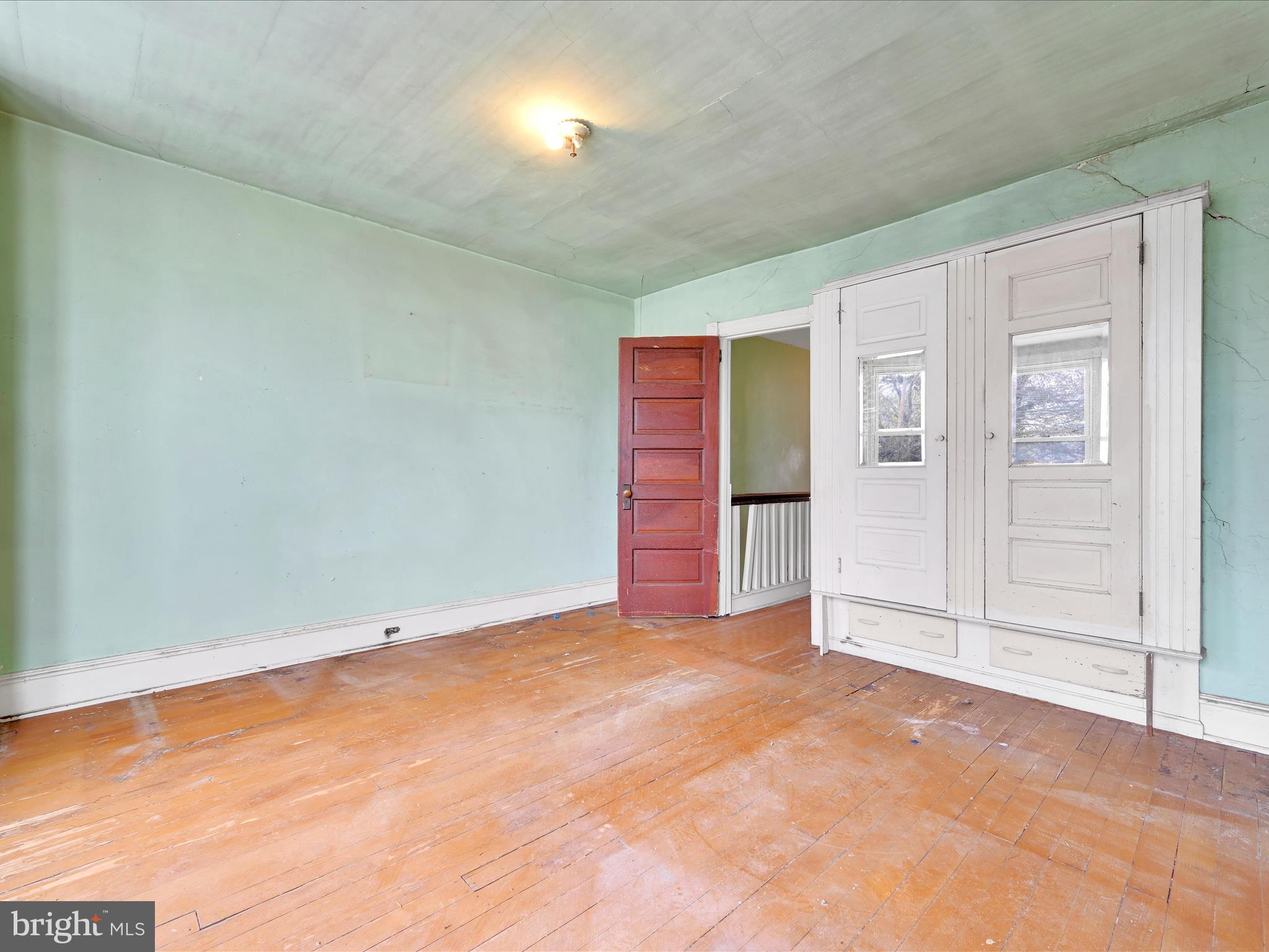 211 Cedar Ave