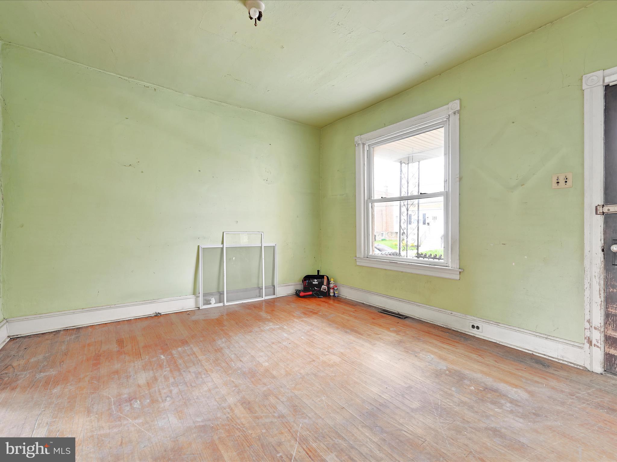 211 Cedar Ave