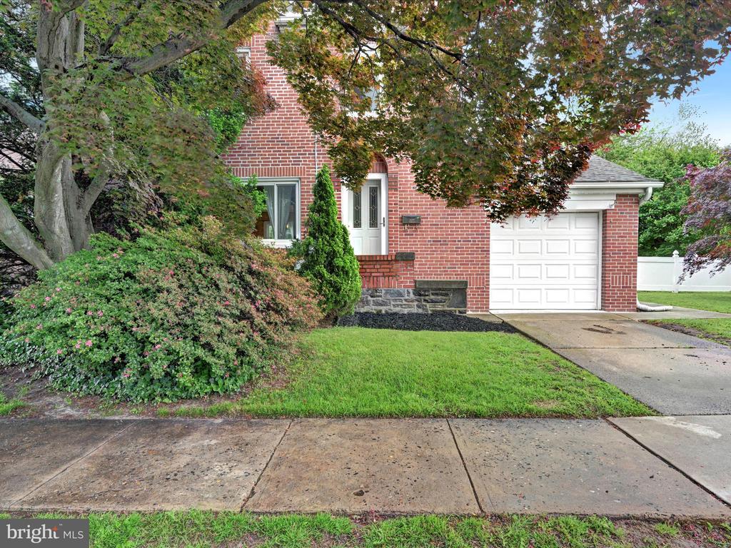 602 Reese St
