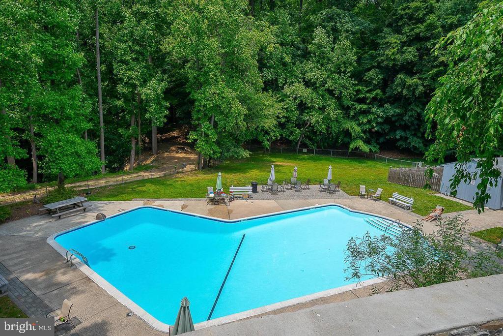 2905 Monterey Ct
