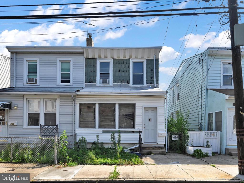 307 Edmonds Ave