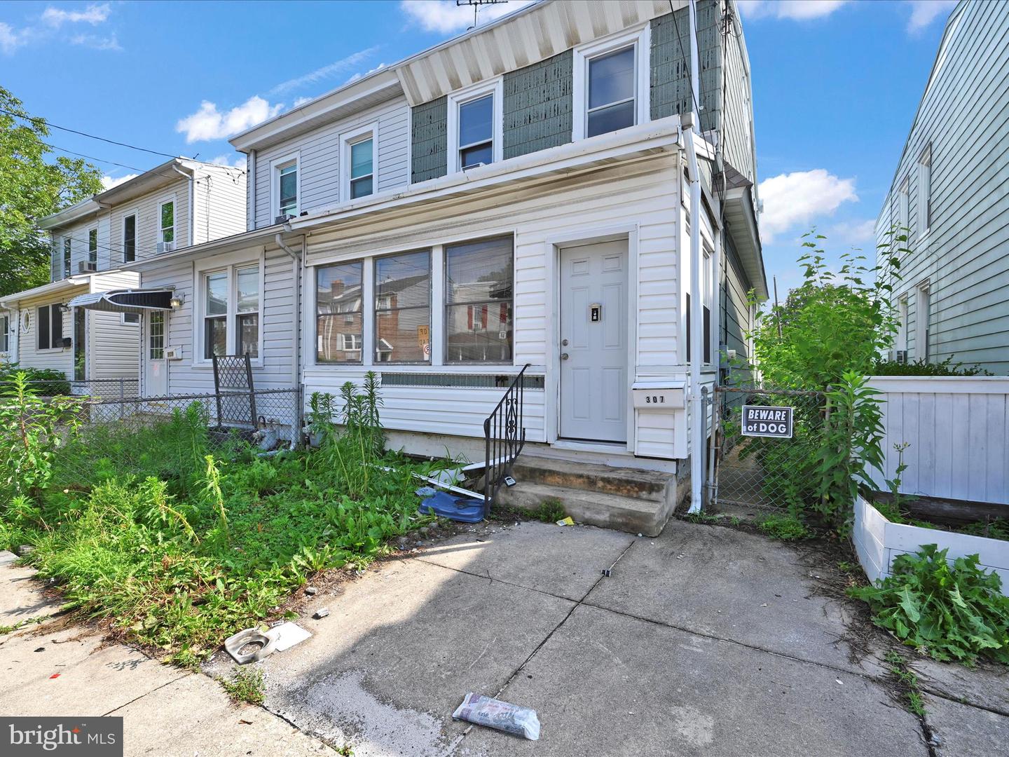 307 Edmonds Ave