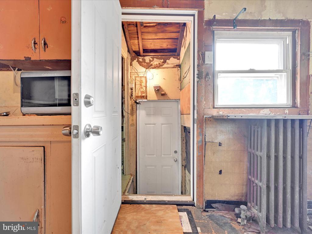 307 Edmonds Ave