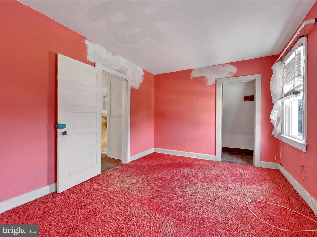 521 Blythe Ave