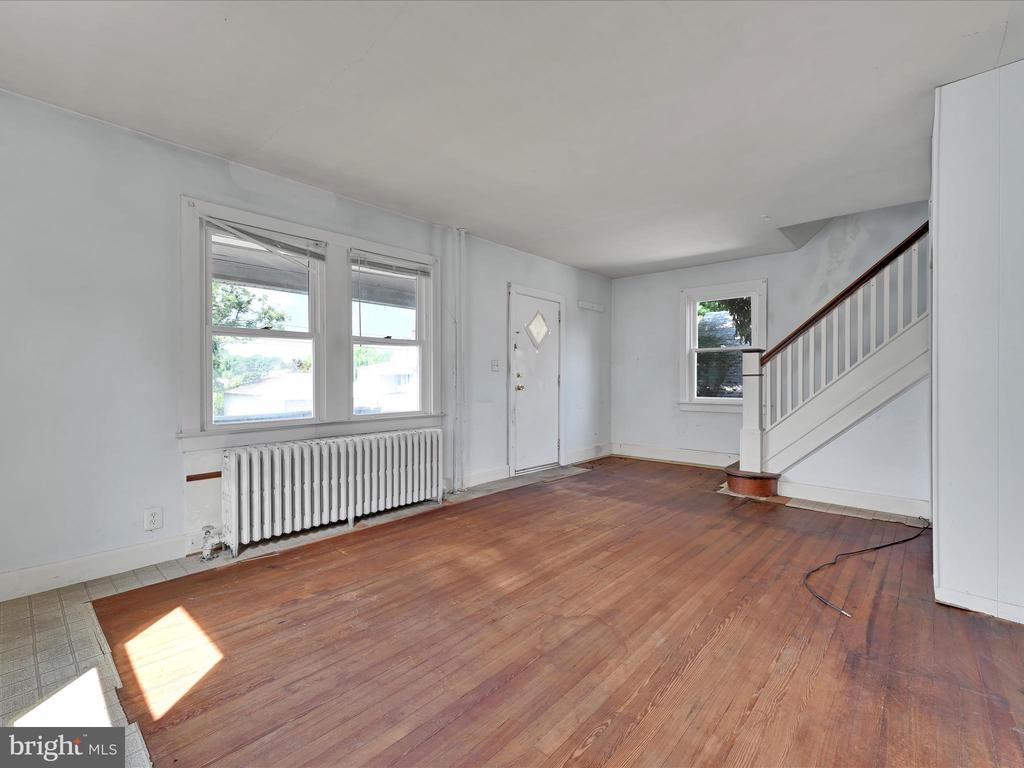 521 Blythe Ave