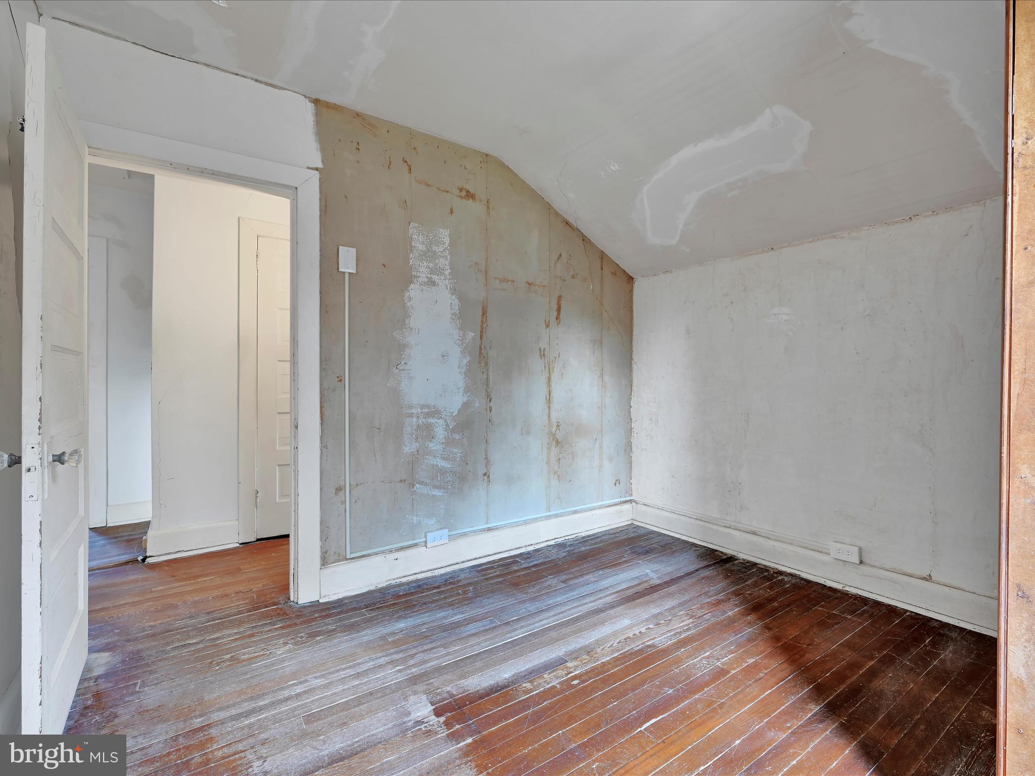 521 Blythe Ave