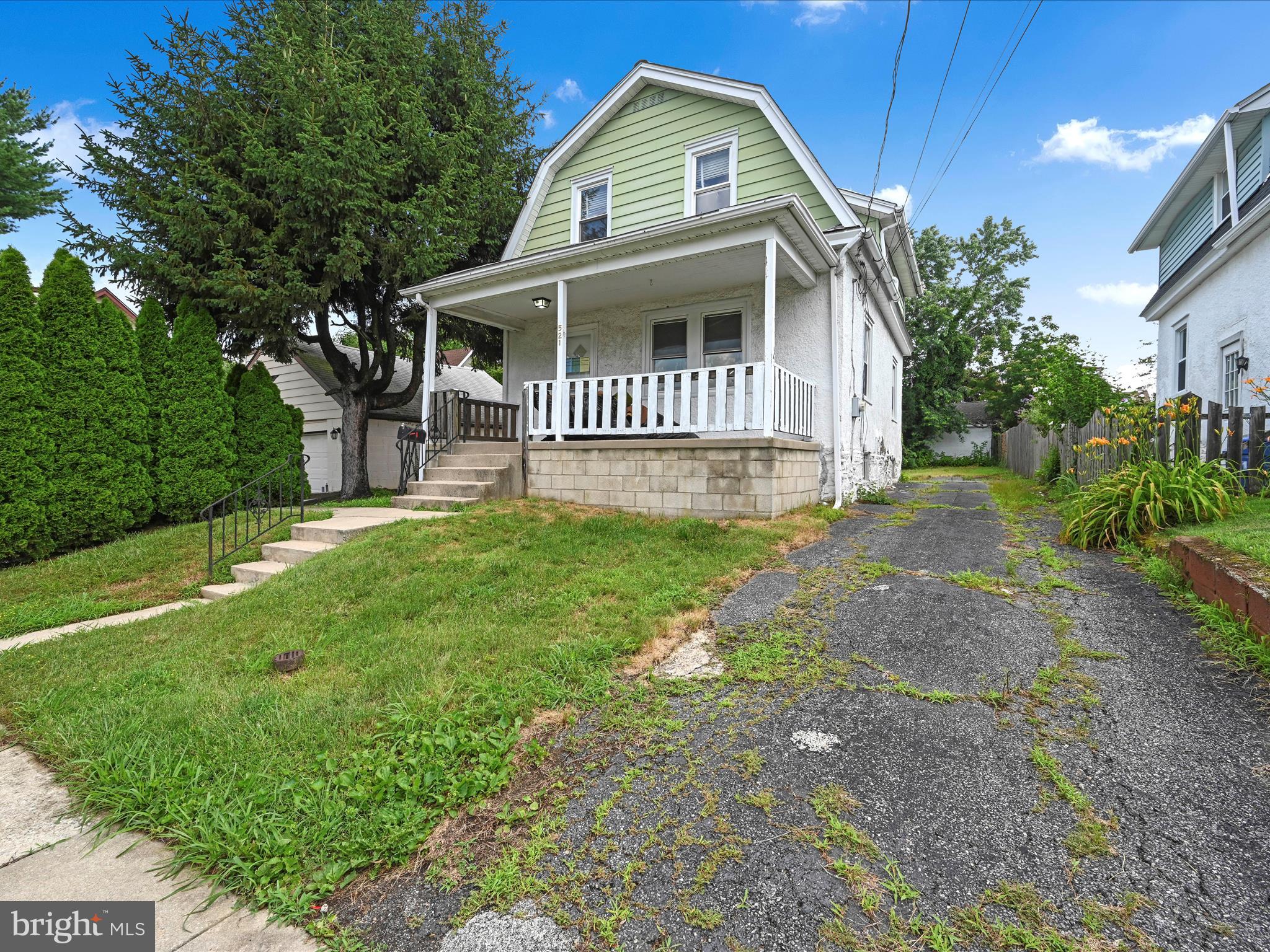 521 Blythe Ave